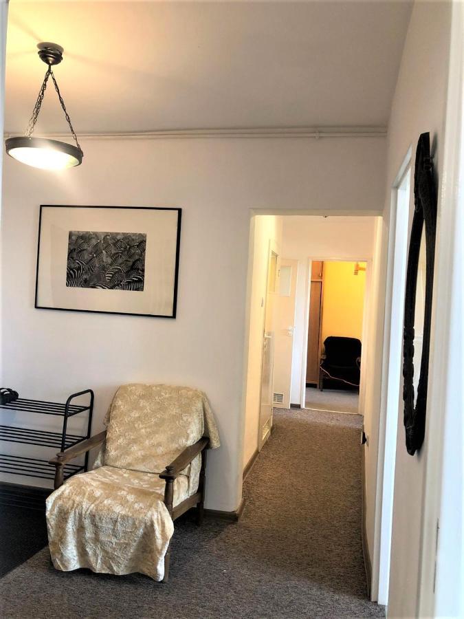 Comfortable 3 Bedroom Rental Unit With A Cozy Balcony In Center Warschau Buitenkant foto