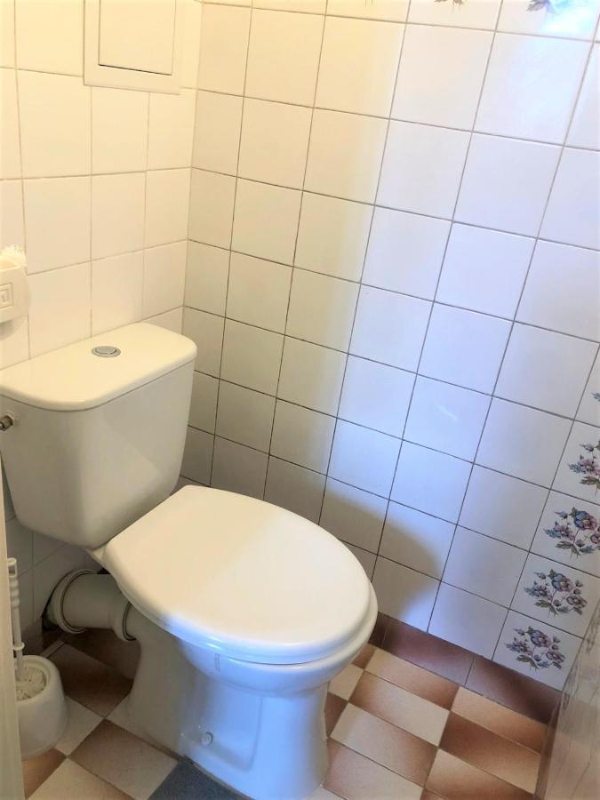 Comfortable 3 Bedroom Rental Unit With A Cozy Balcony In Center Warschau Buitenkant foto