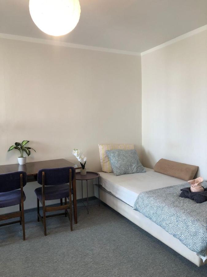 Comfortable 3 Bedroom Rental Unit With A Cozy Balcony In Center Warschau Buitenkant foto