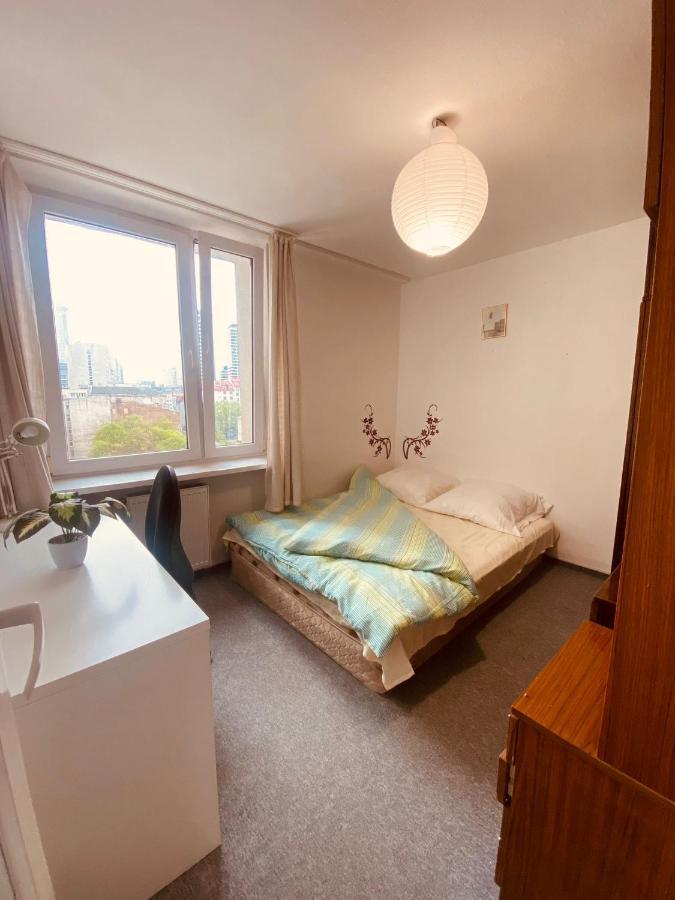 Comfortable 3 Bedroom Rental Unit With A Cozy Balcony In Center Warschau Buitenkant foto